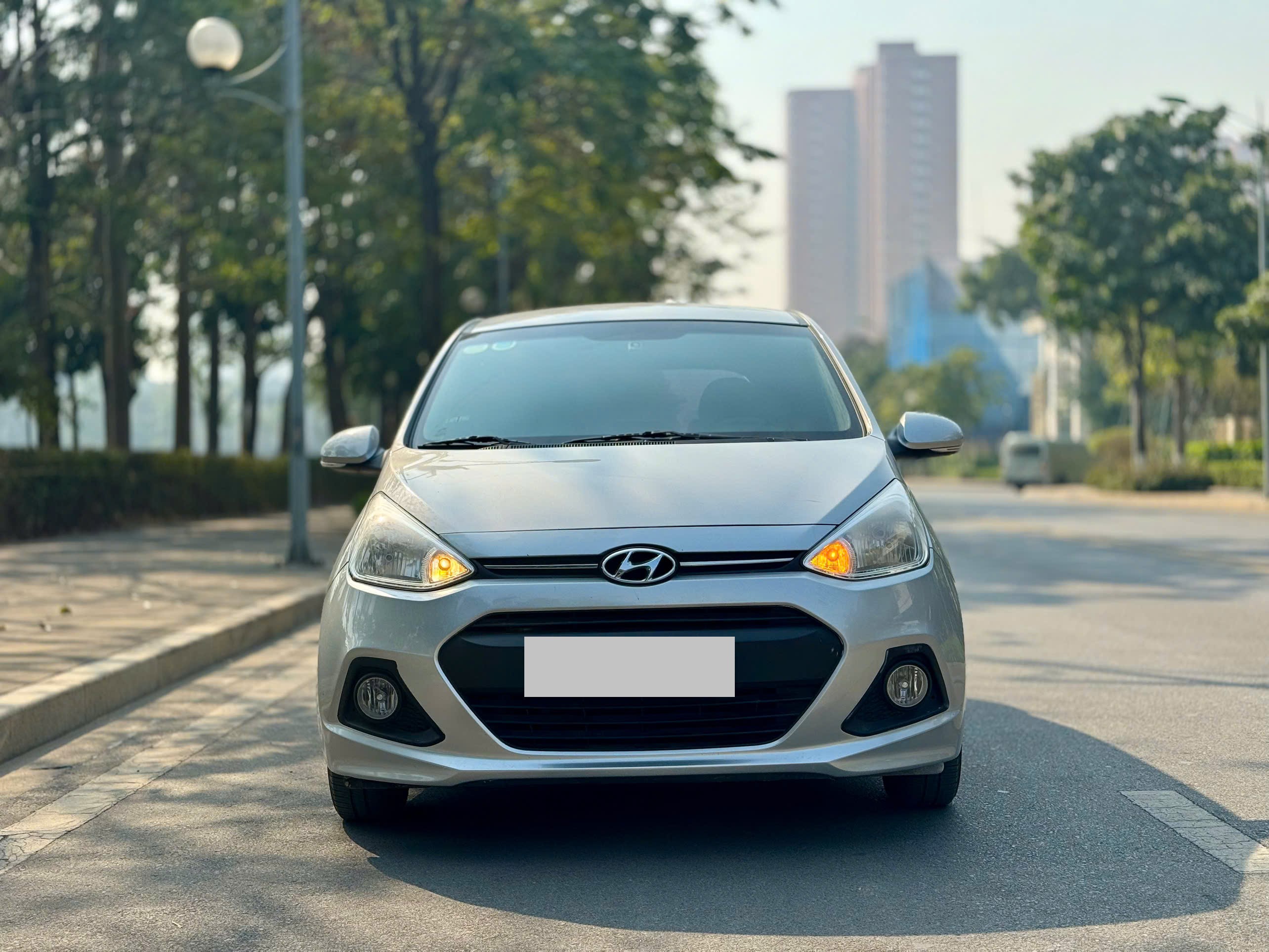 Hyundai I10 1.0AT 2016 màu bạc
