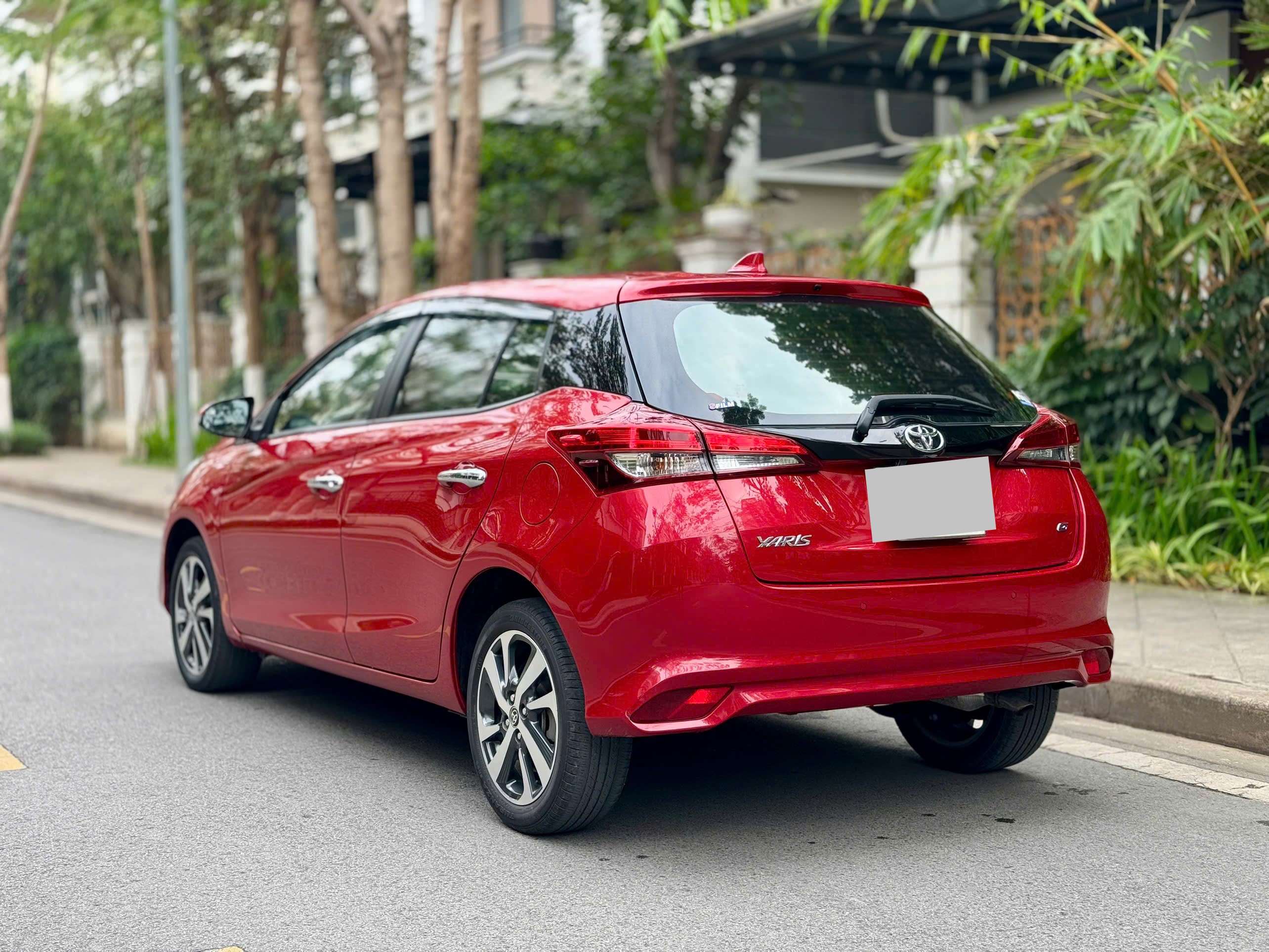 Toyota Yaris 1.5G 2019 màu đỏ