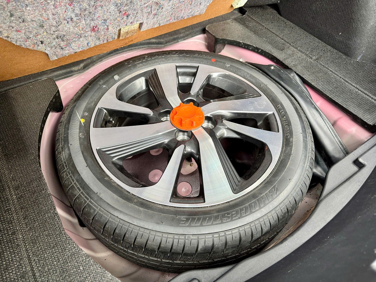 Toyota Yaris 1.5G 2019 màu đỏ