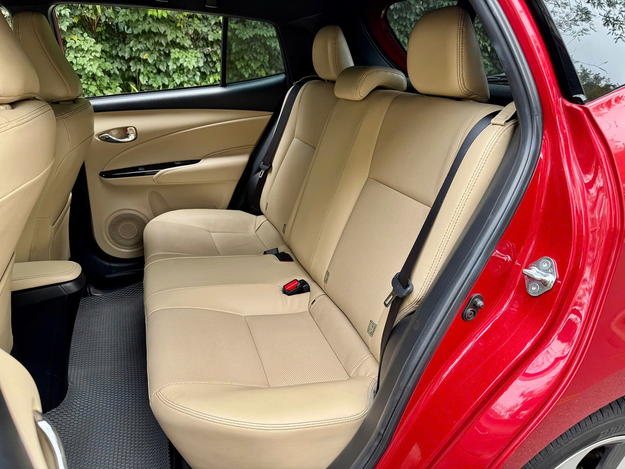 Toyota Yaris 1.5G 2019 màu đỏ