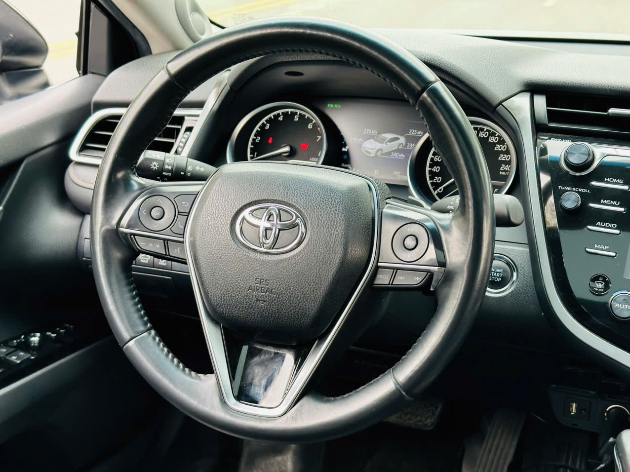 Toyota Camry 2.5Q 2019 đen