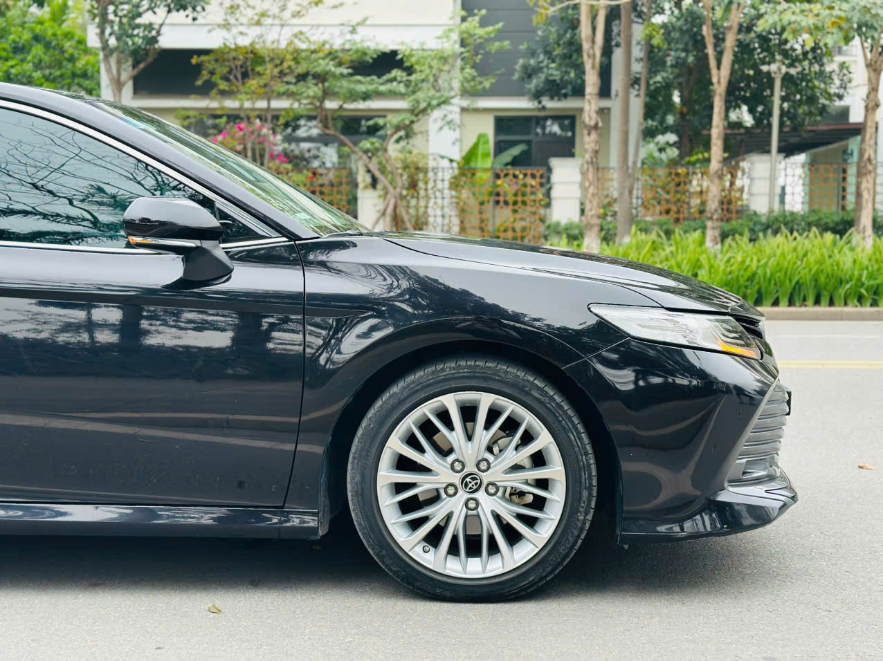 Toyota Camry 2.5Q 2019 đen