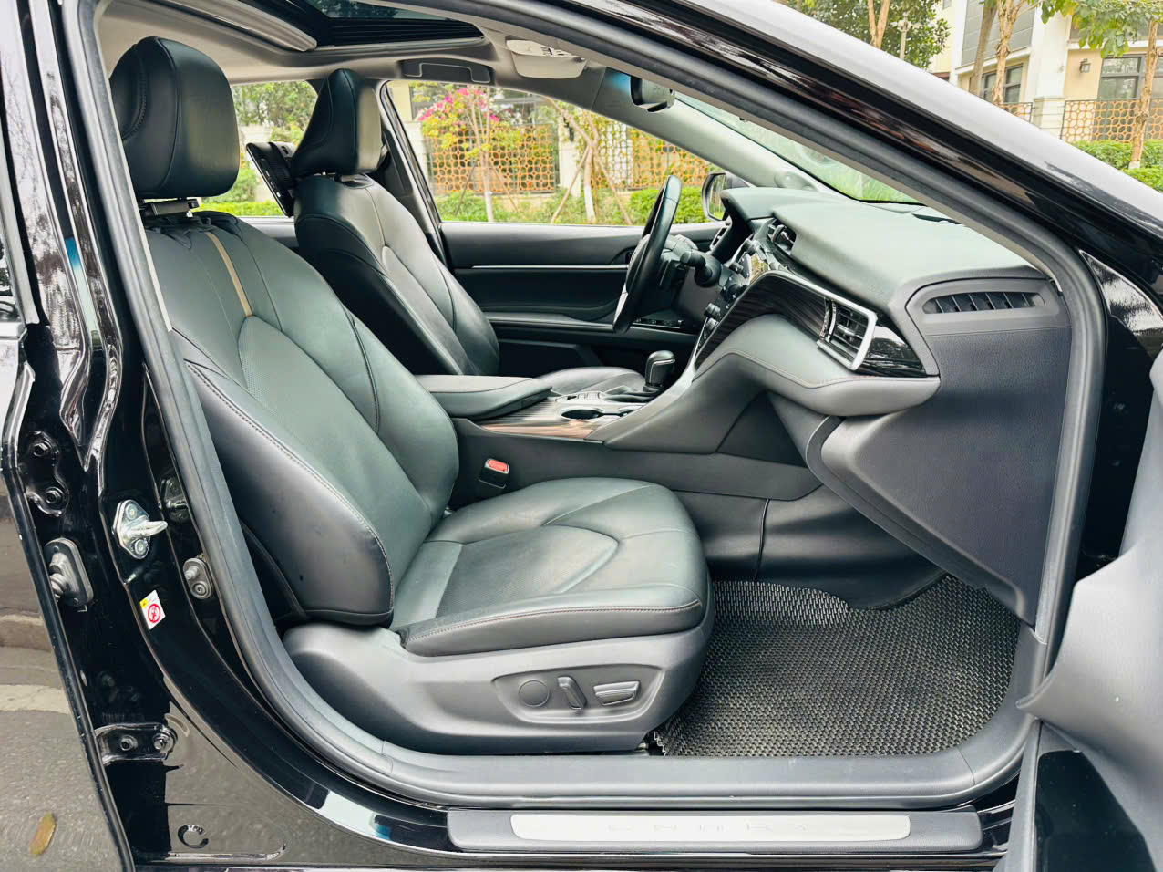 Toyota Camry 2.5Q 2019 đen