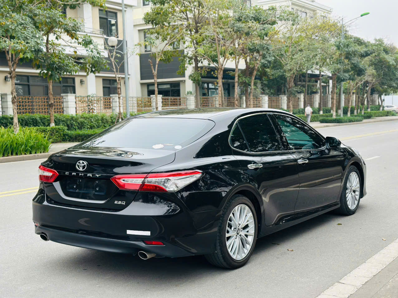Toyota Camry 2.5Q 2019 đen
