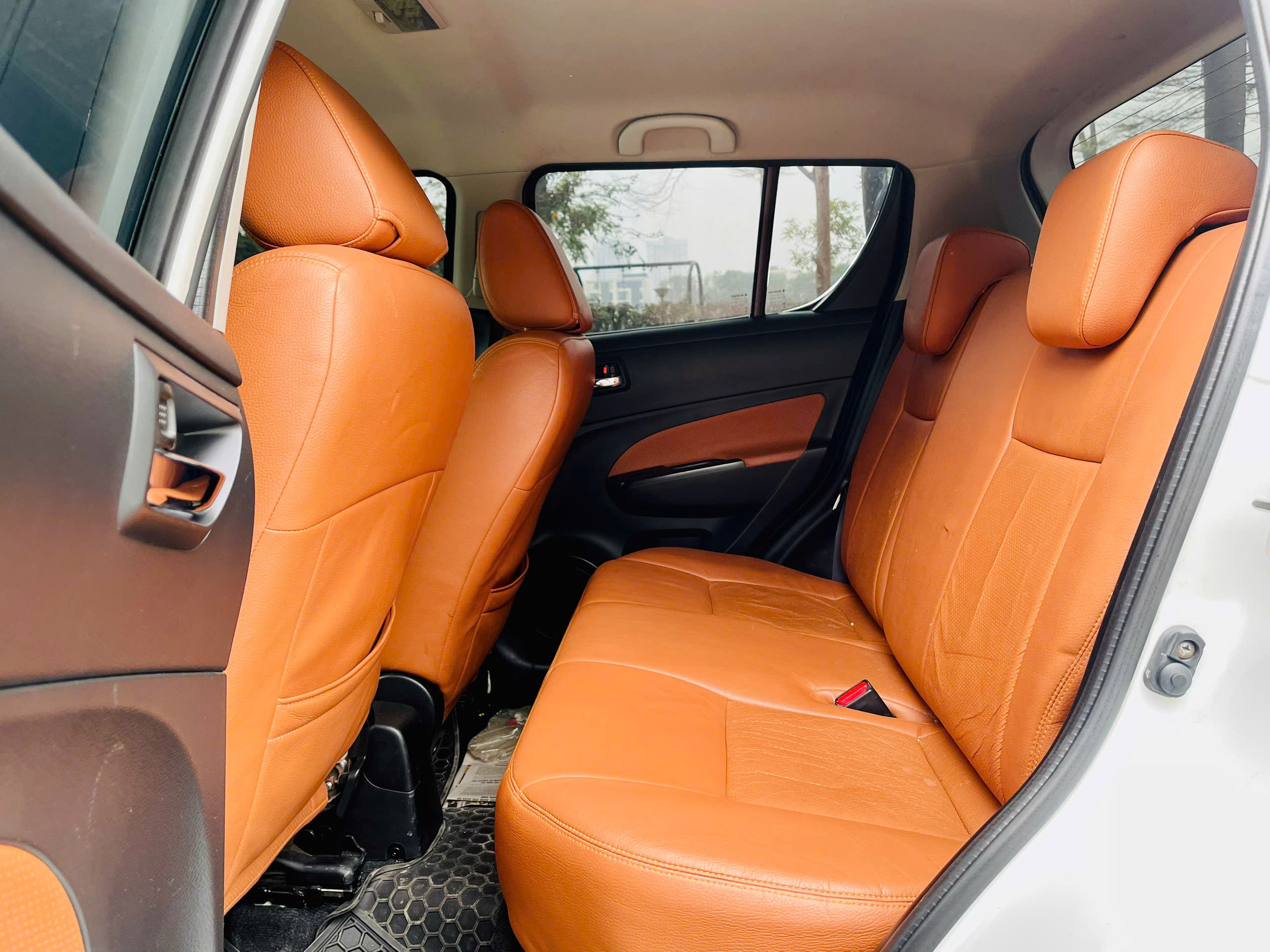 Suzuki Swift 1.4 AT 2016 trắng