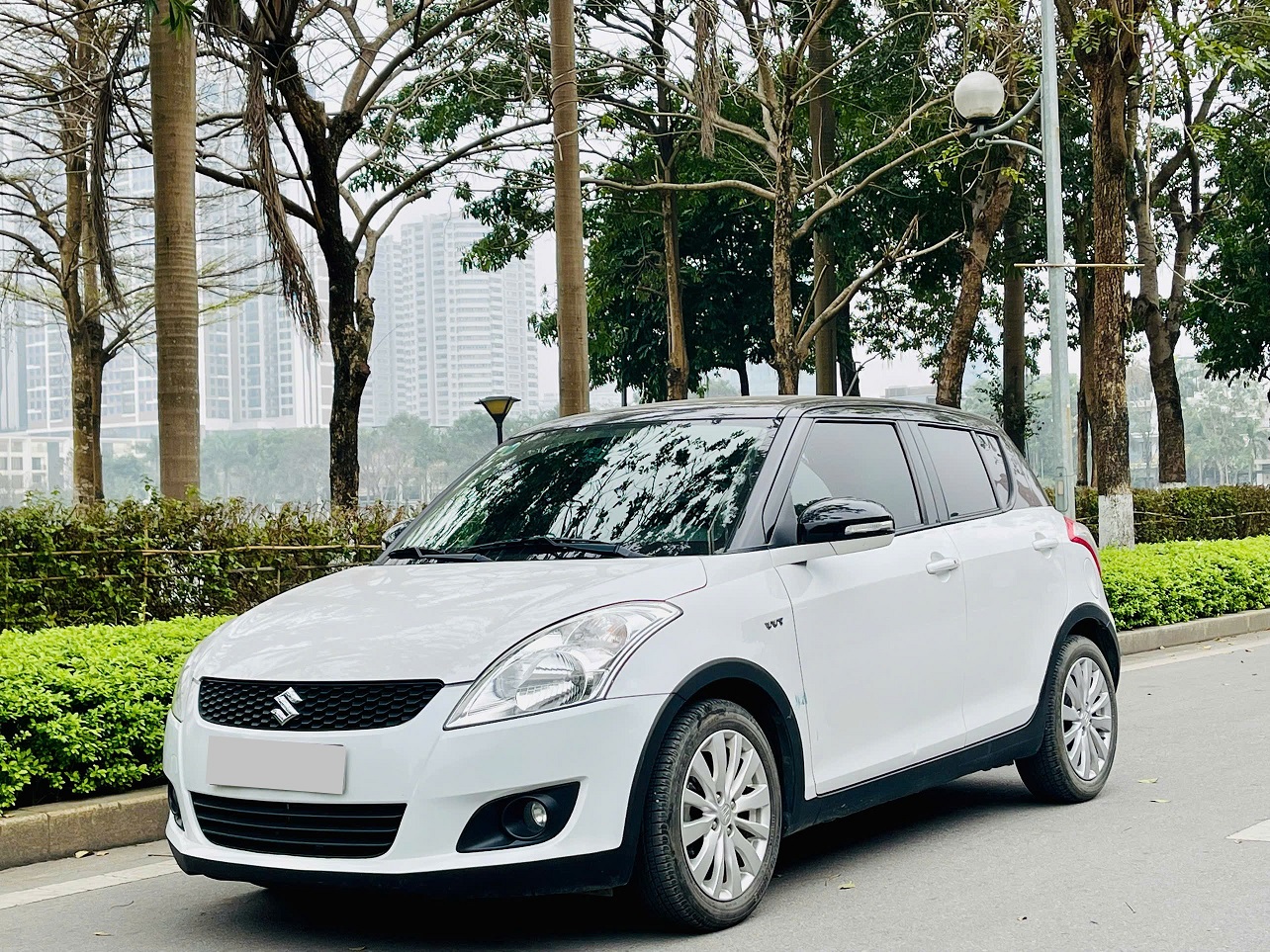 Suzuki Swift 1.4 AT 2016 trắng
