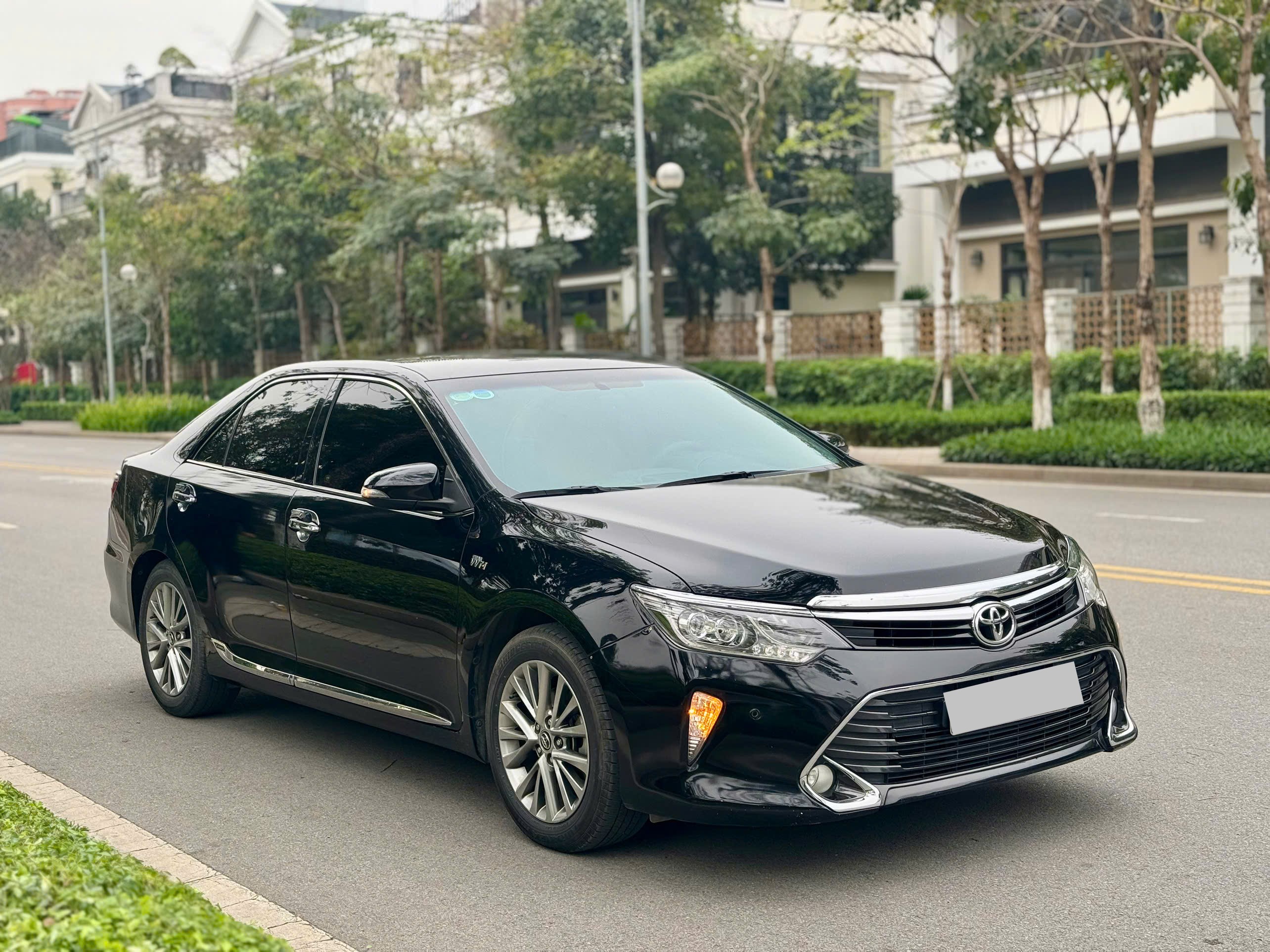 Toyota Camry 2.5Q 2018 đen