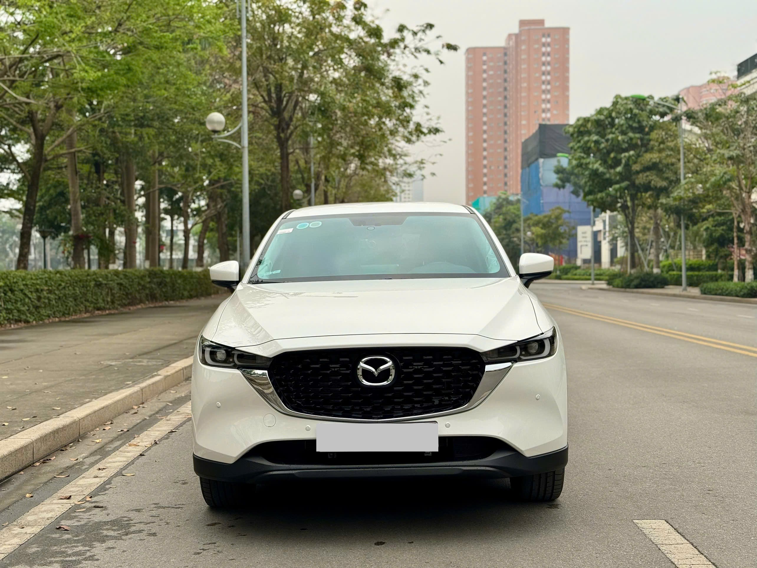 Mazda CX5 Deluxe 2.0 AT 2024 trắng