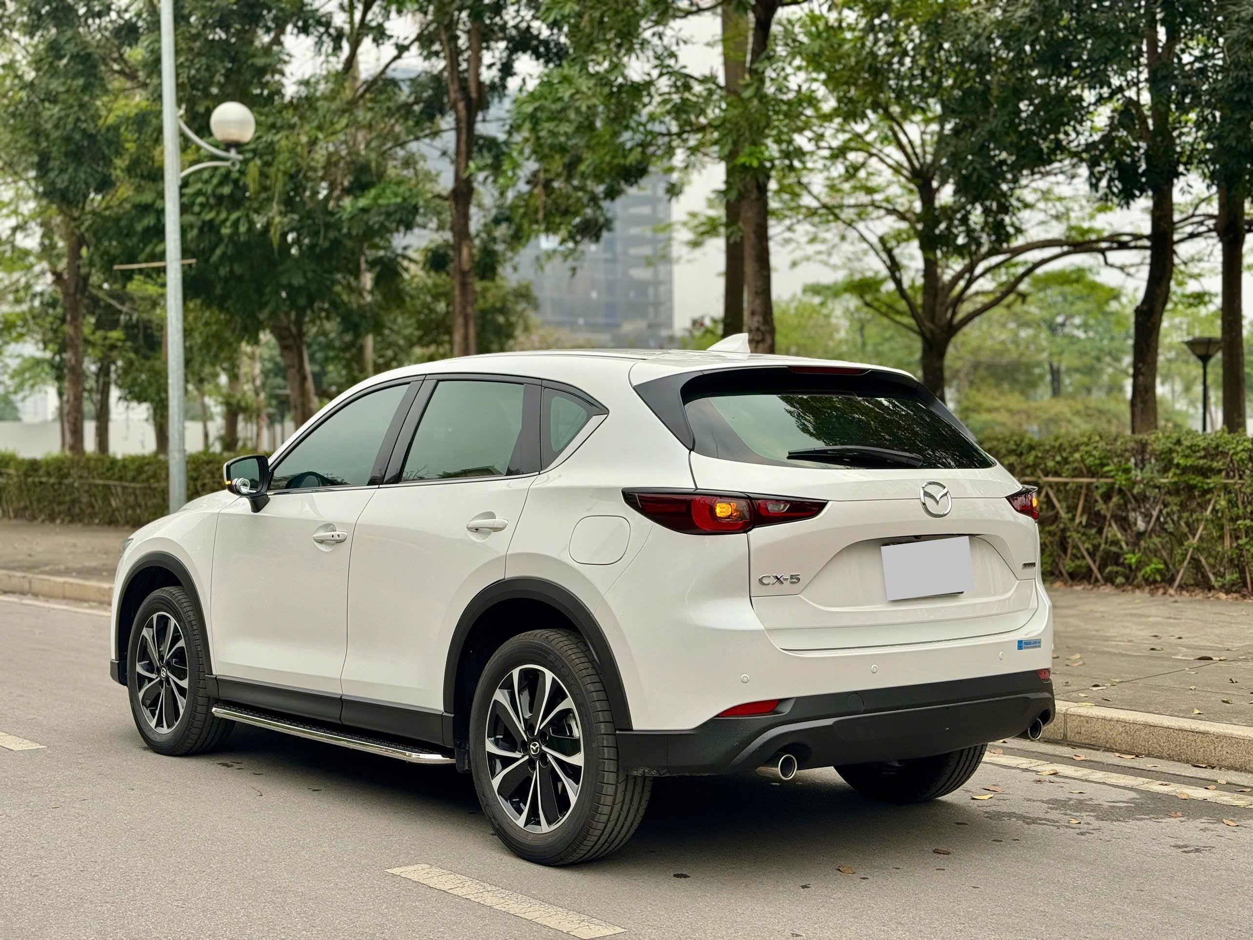 Mazda CX5 Deluxe 2.0 AT 2024 trắng