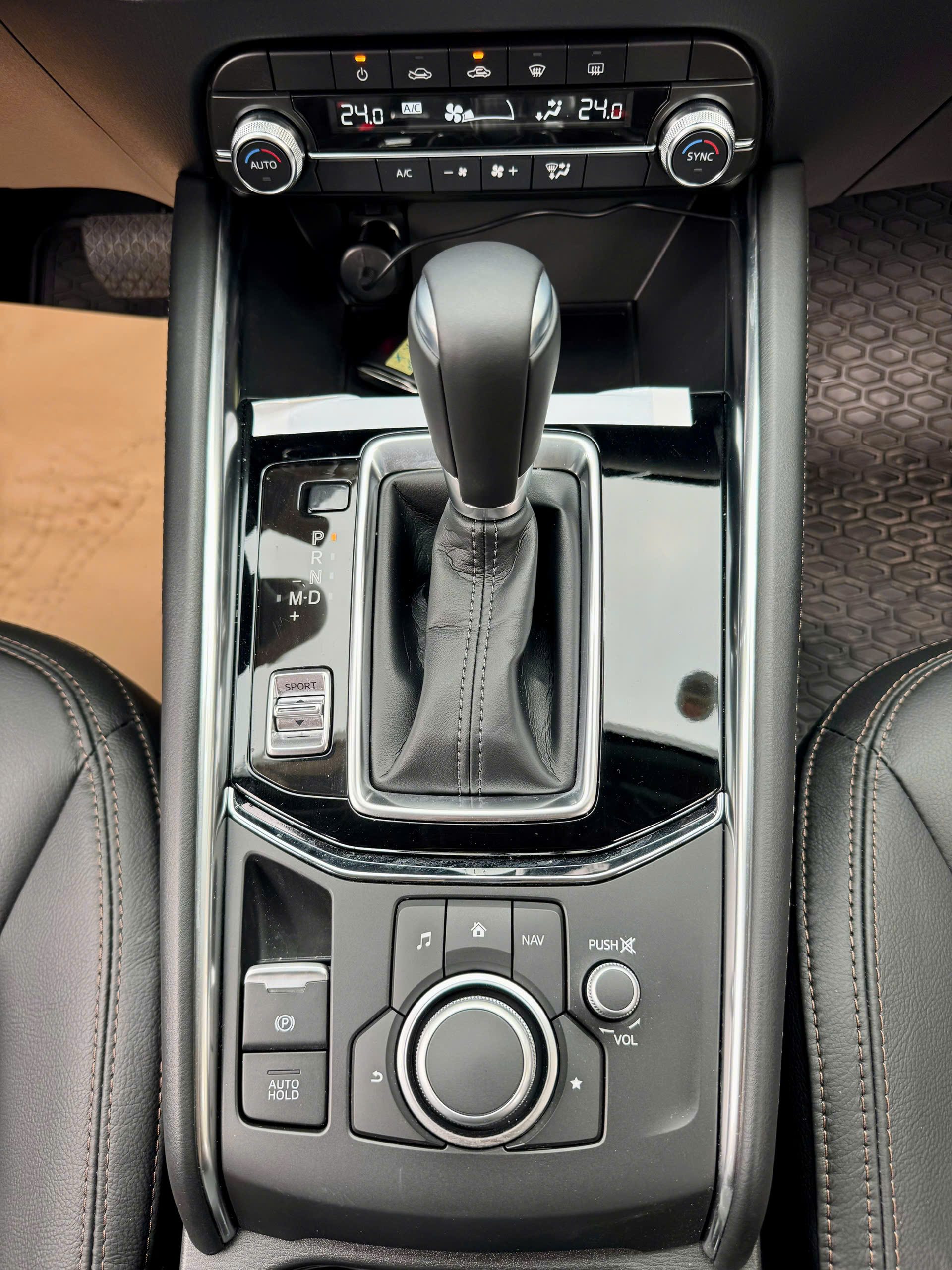 Mazda CX5 Deluxe 2.0 AT 2024 trắng