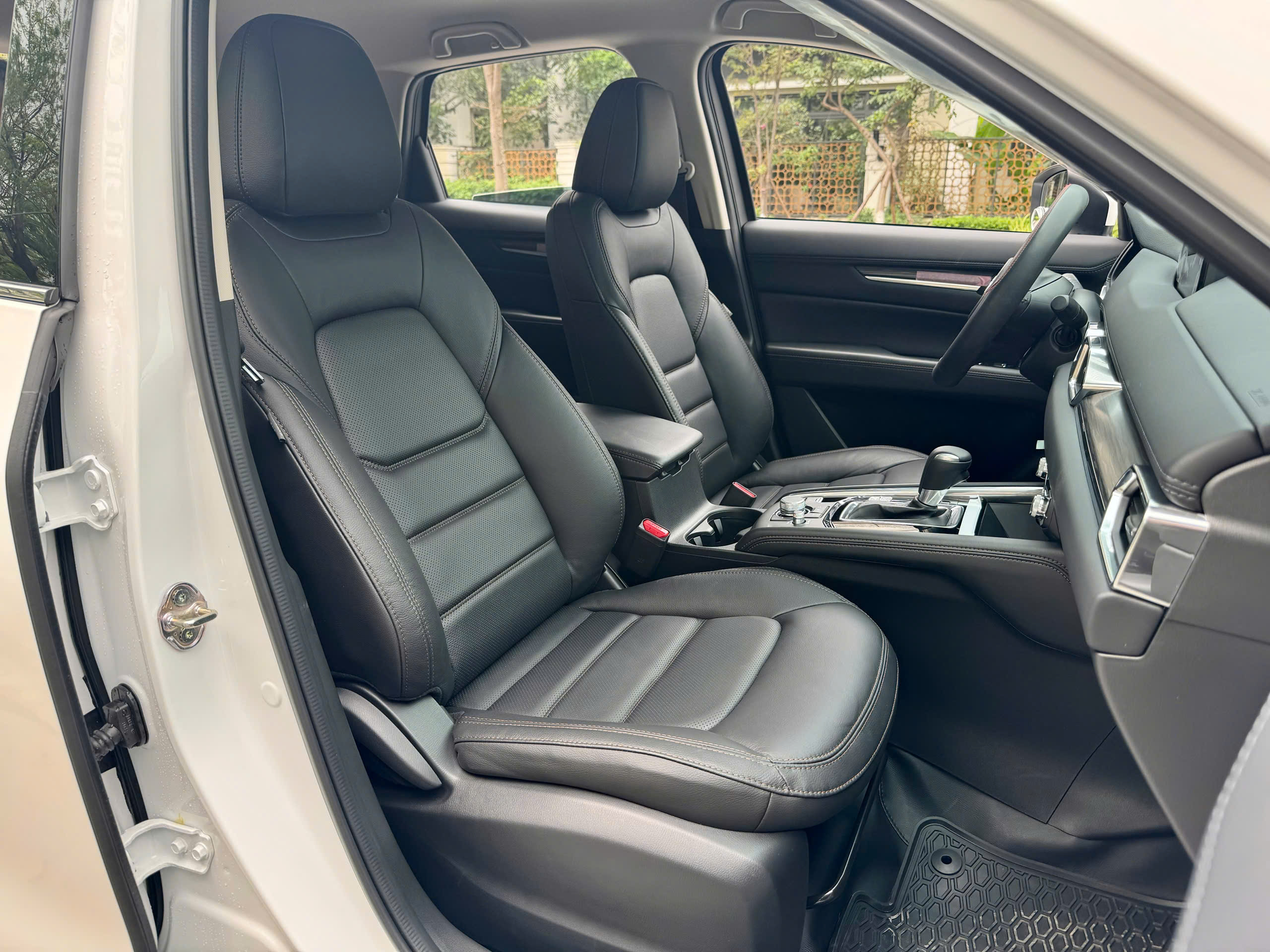 Mazda CX5 Deluxe 2.0 AT 2024 trắng