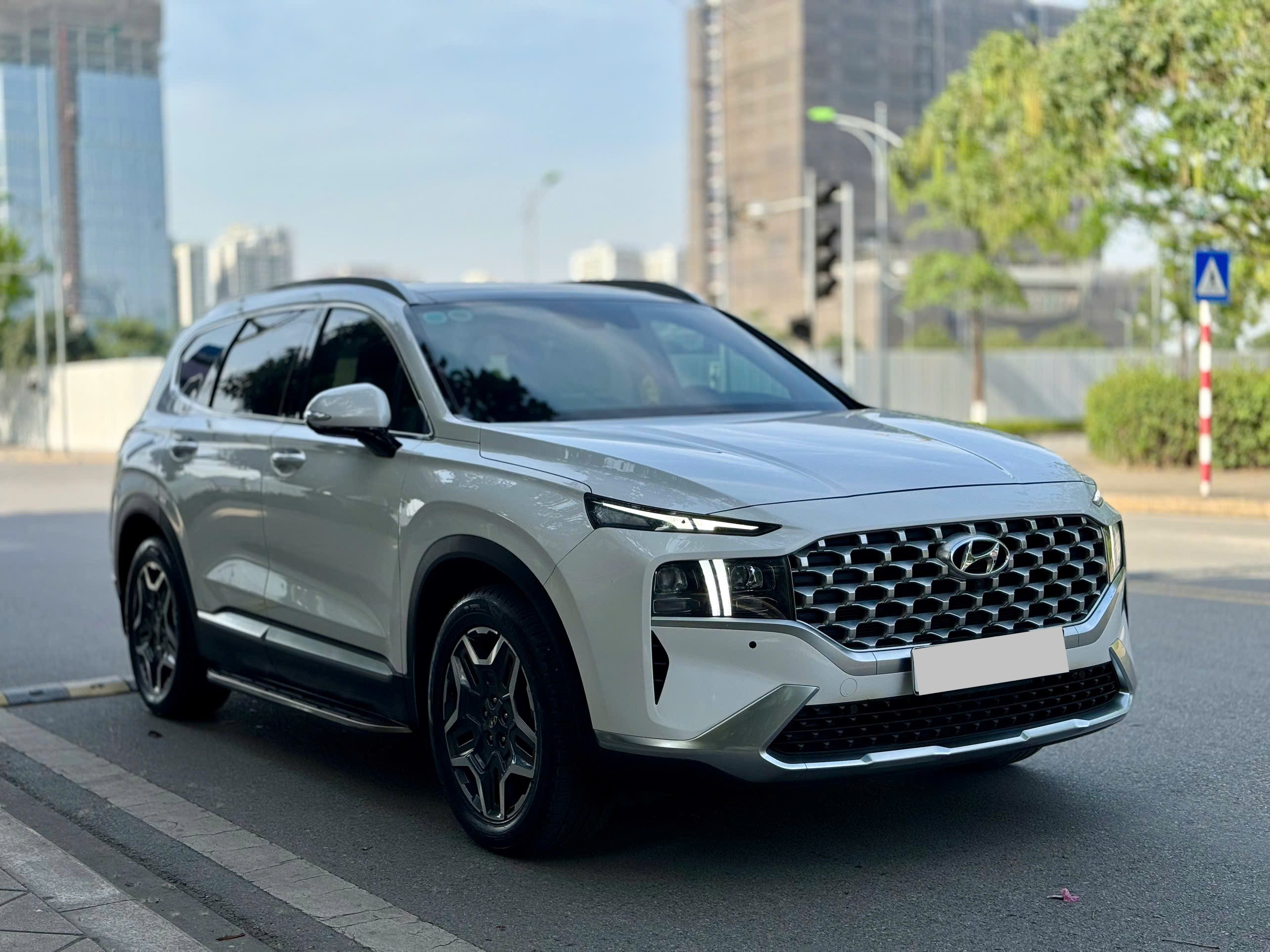 Hyundai Santafe full xăng cao cấp 2.5L 2021 màu trắng