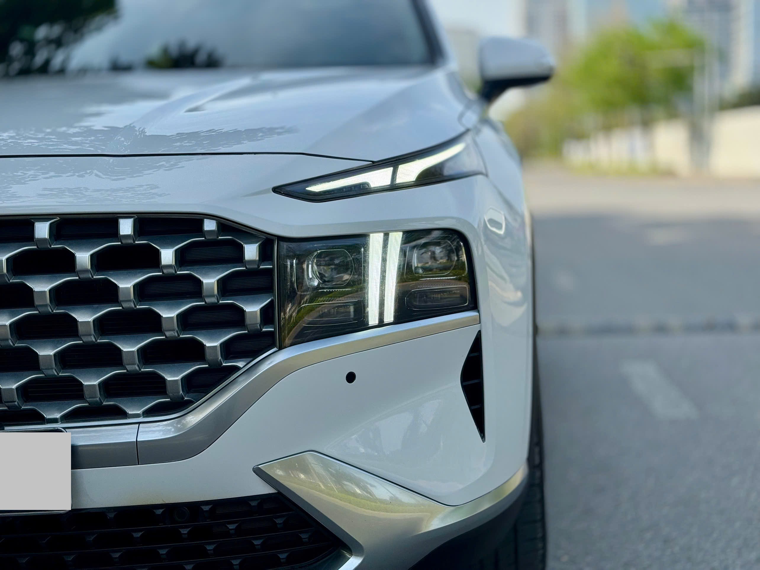 Hyundai Santafe full xăng cao cấp 2.5L 2021 màu trắng