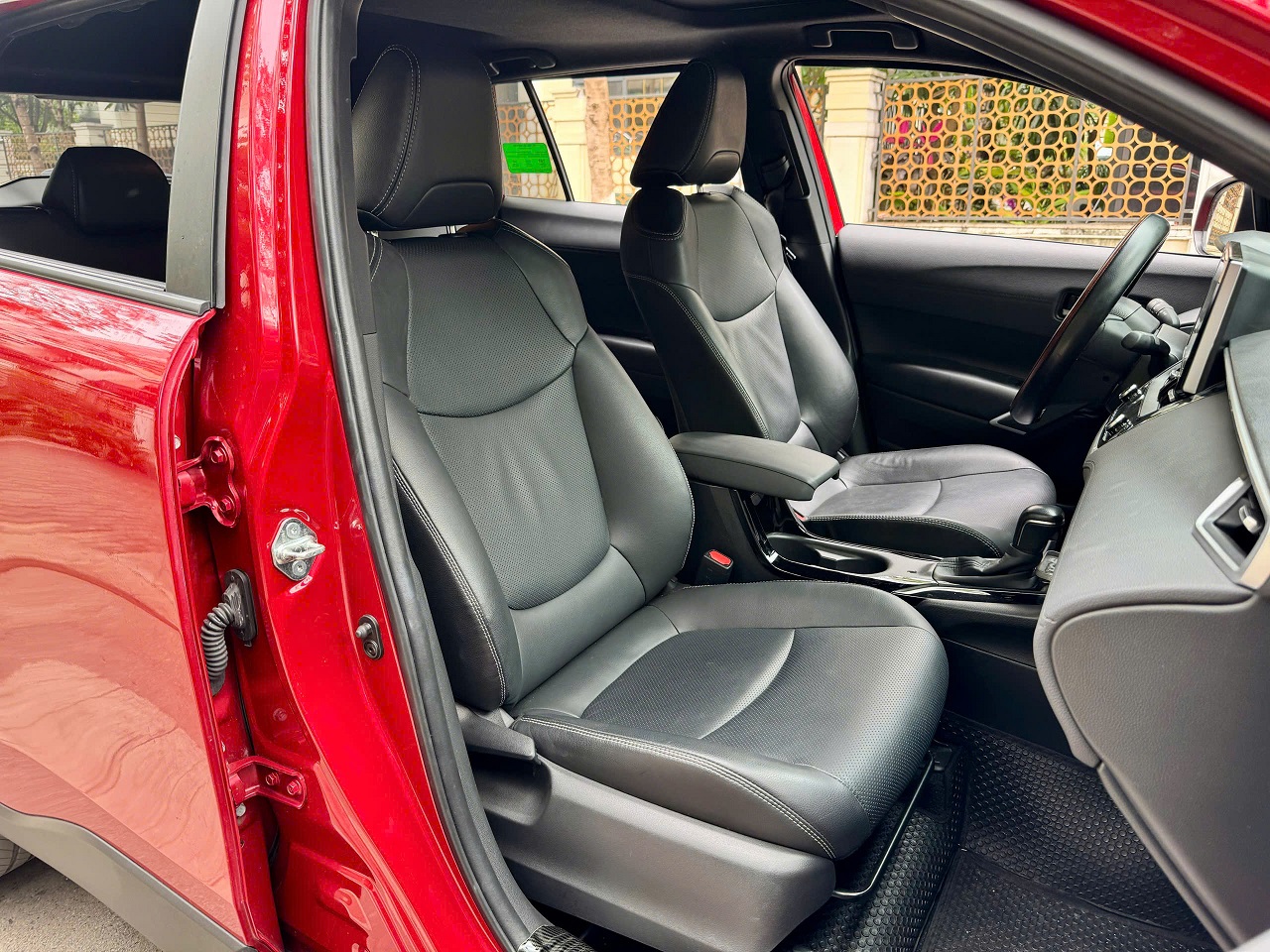 Toyota Corolla Cross 1.8V 2021 màu đỏ