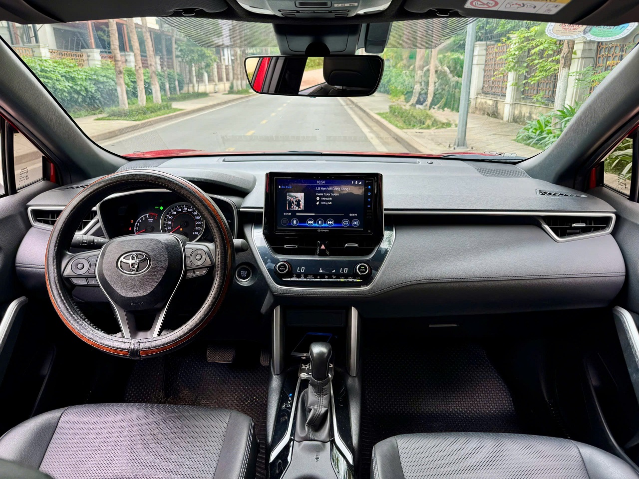 Toyota Corolla Cross 1.8V 2021 màu đỏ