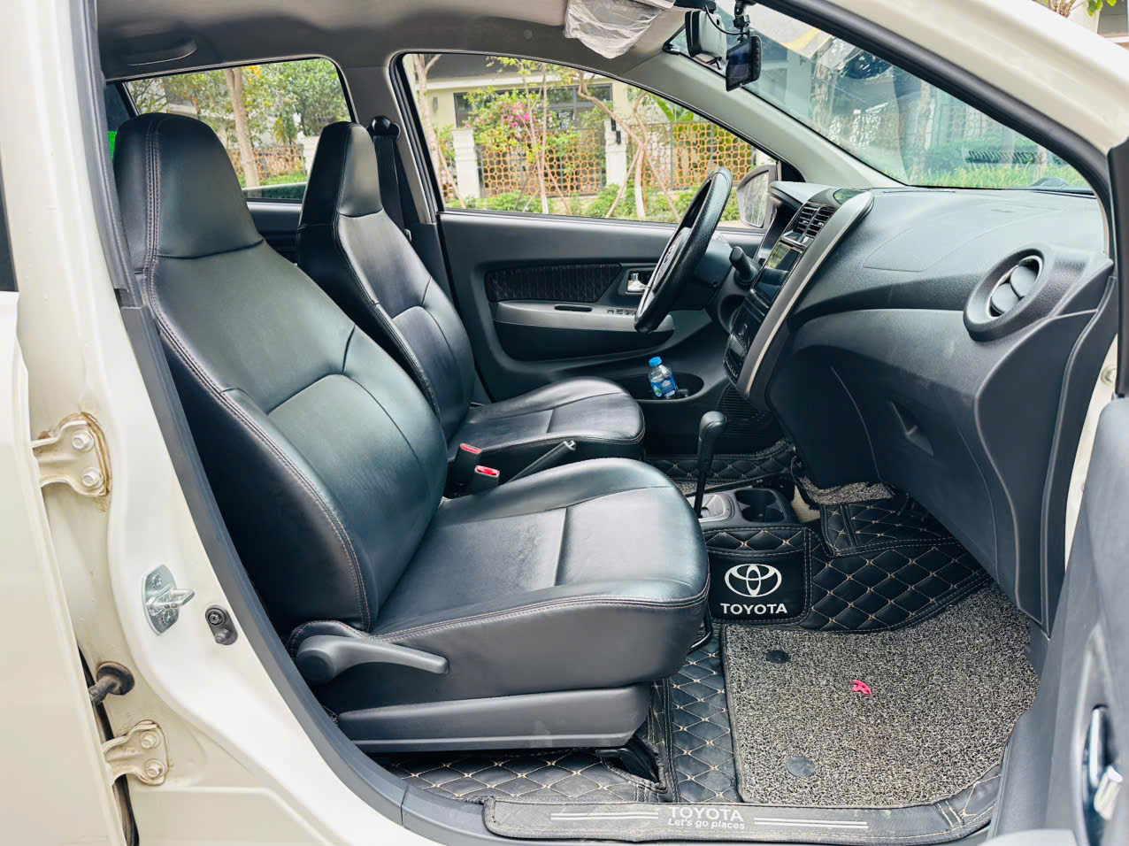 Toyota Wigo 1.2G AT 2021 trắng