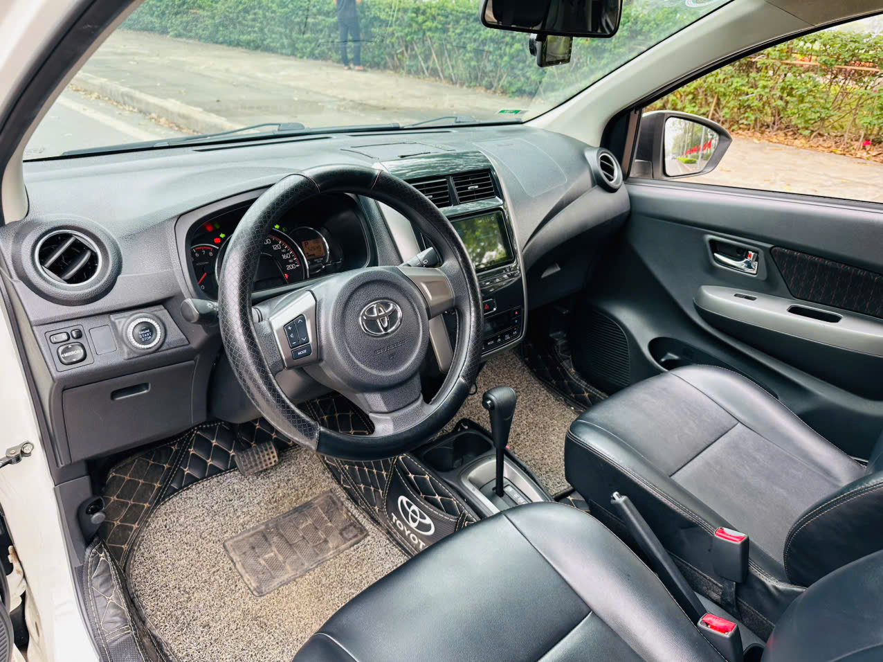 Toyota Wigo 1.2G AT 2021 trắng