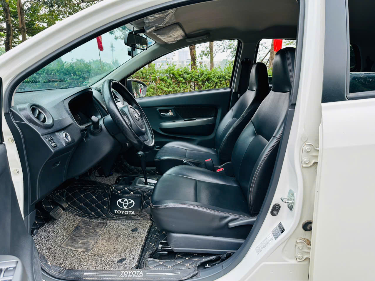 Toyota Wigo 1.2G AT 2021 trắng