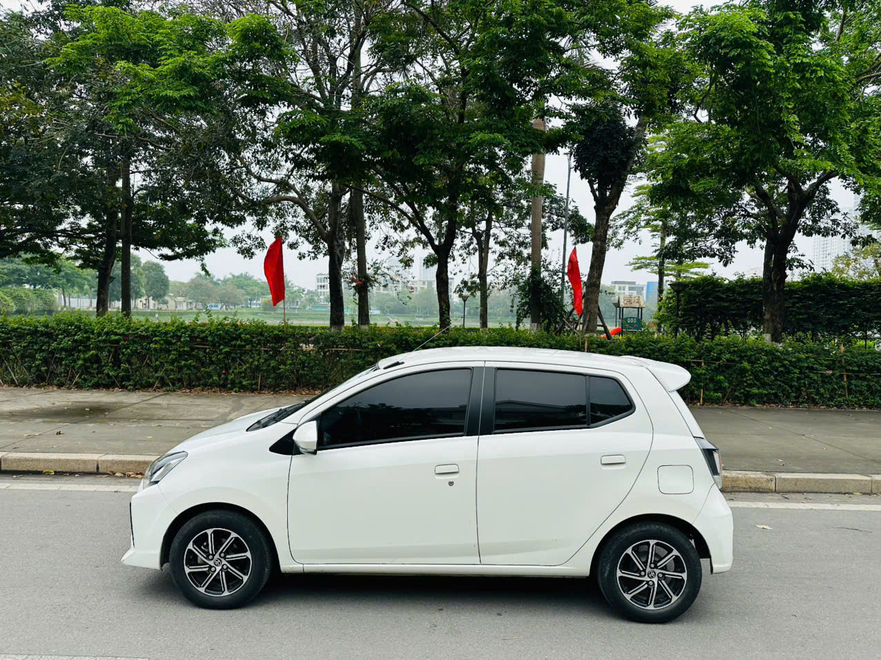 Toyota Wigo 1.2G AT 2021 trắng