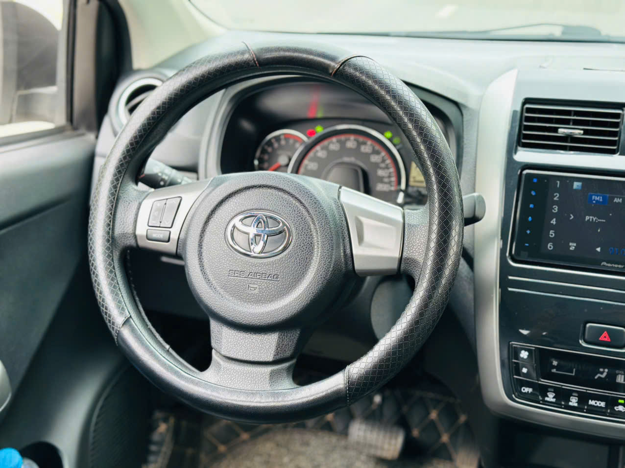 Toyota Wigo 1.2G AT 2021 trắng