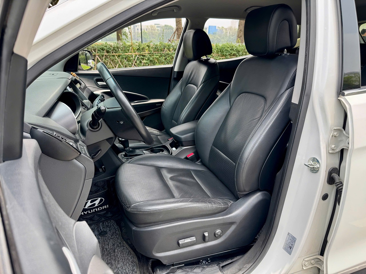 Hyundai Santafe 2.2L 2WD 2014 trắng