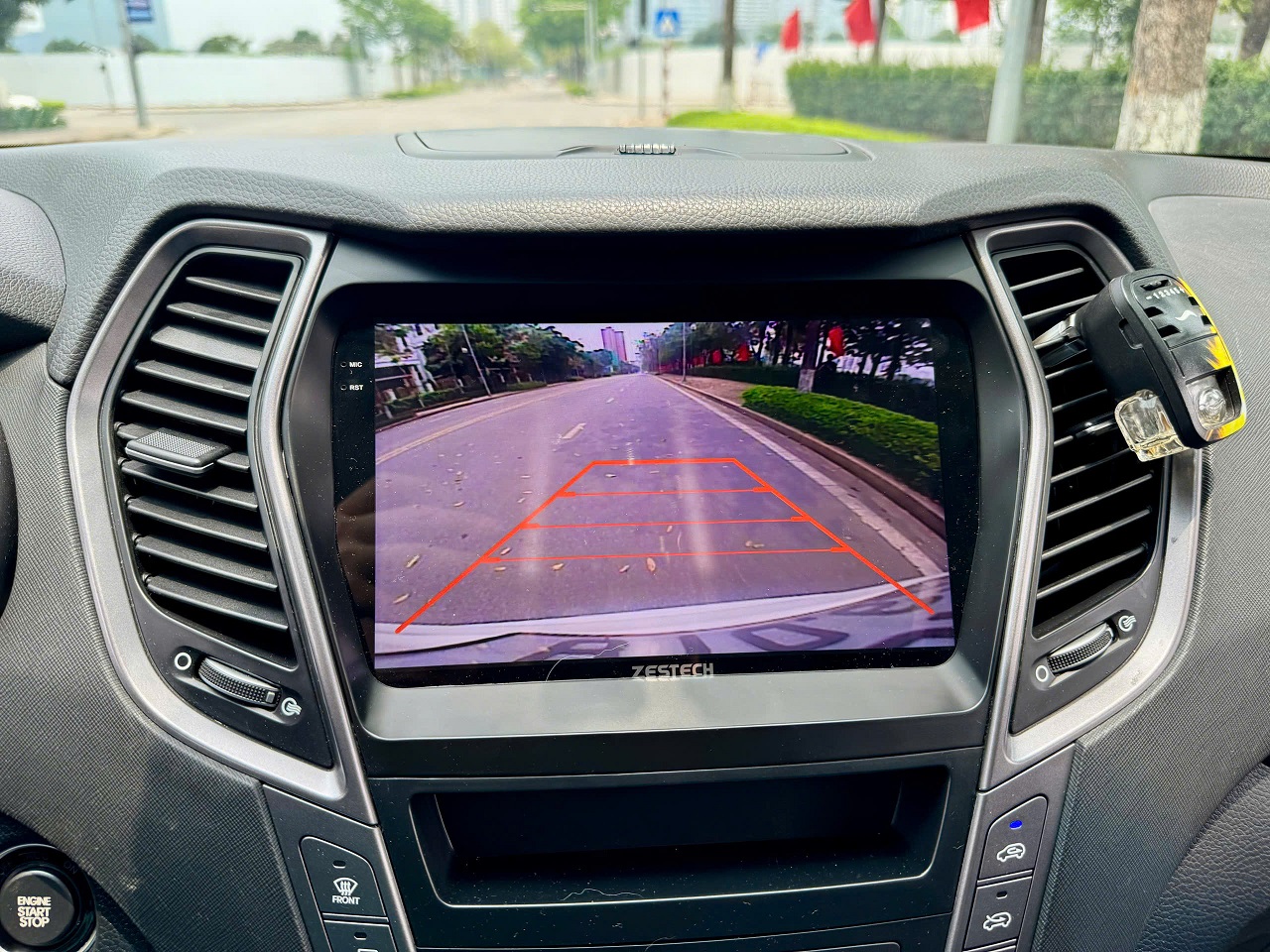 Hyundai Santafe 2.2L 2WD 2014 trắng