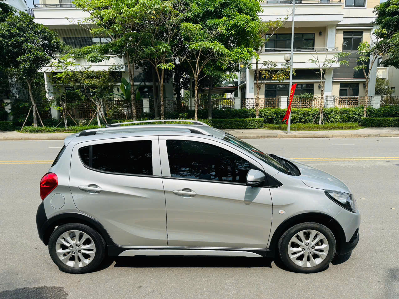 VinFast Fadil Tiêu chuẩn 1.4 AT 2022 bạc