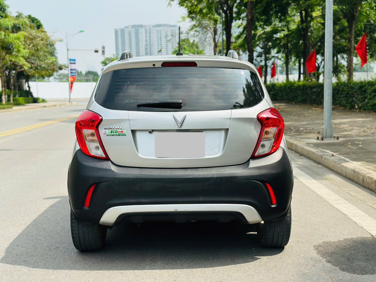 VinFast Fadil Tiêu chuẩn 1.4 AT 2022 bạc