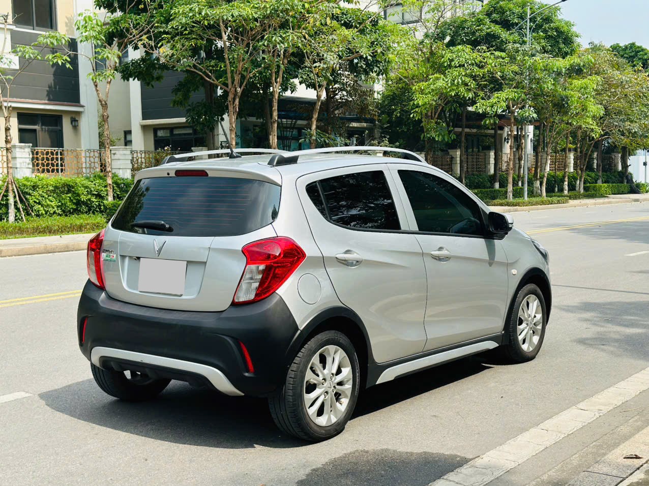 VinFast Fadil Tiêu chuẩn 1.4 AT 2022 bạc