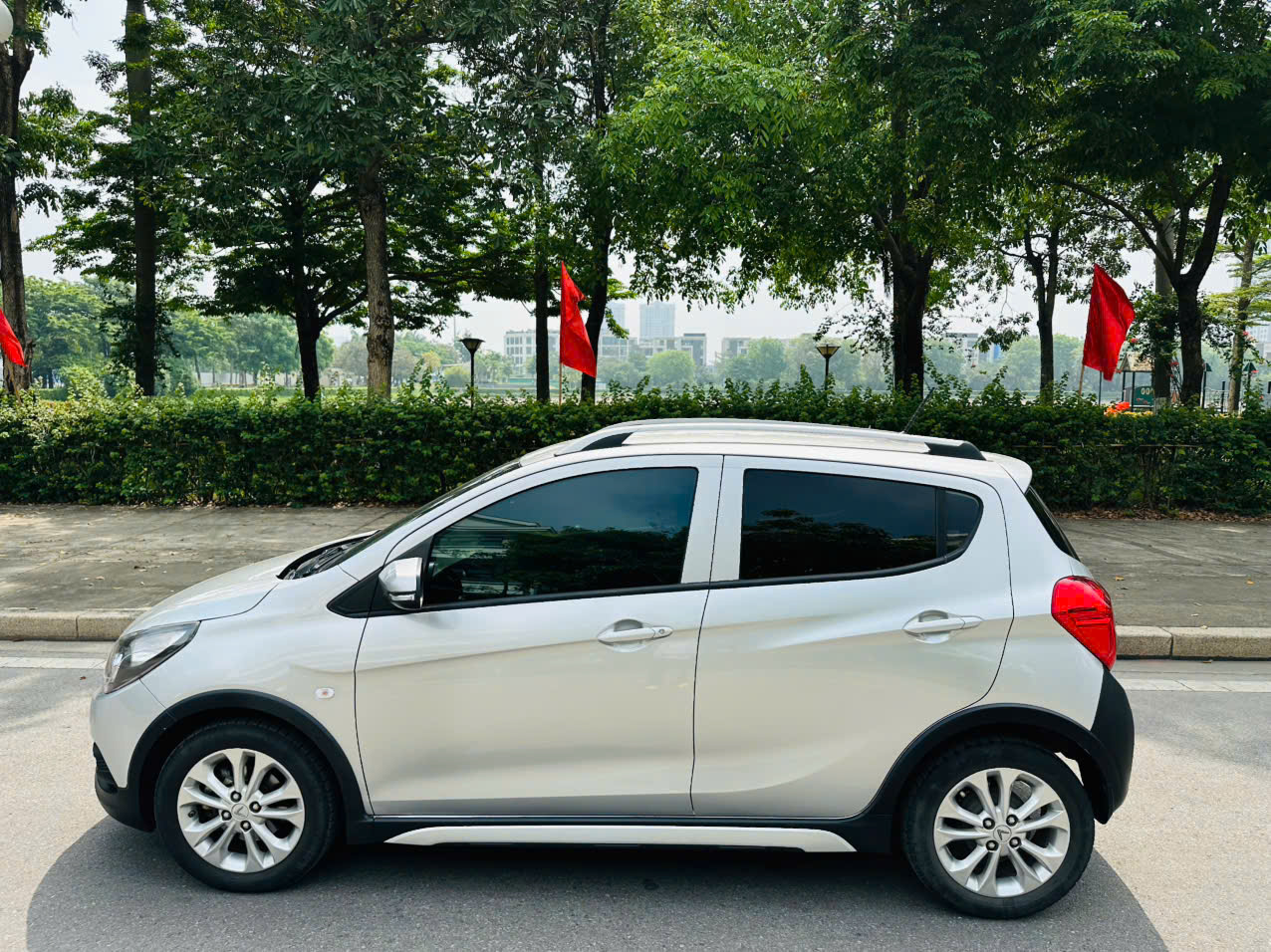 VinFast Fadil Tiêu chuẩn 1.4 AT 2022 bạc