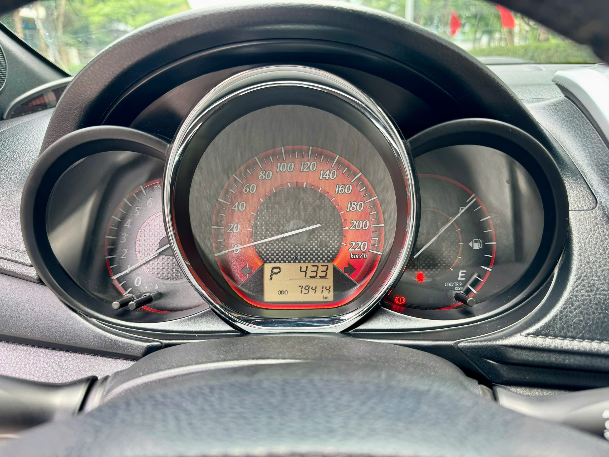 Toyota Yaris 1.3G 2016 màu trắng