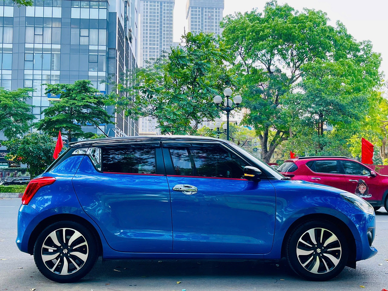 Suzuki Swift GLX xanh 1.2 AT sản xuất 2020