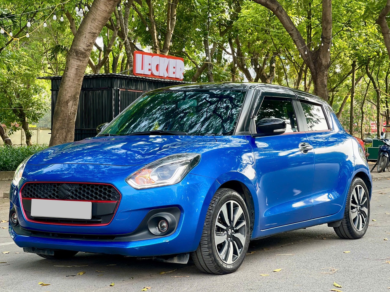 Suzuki Swift GLX xanh 1.2 AT sản xuất 2020