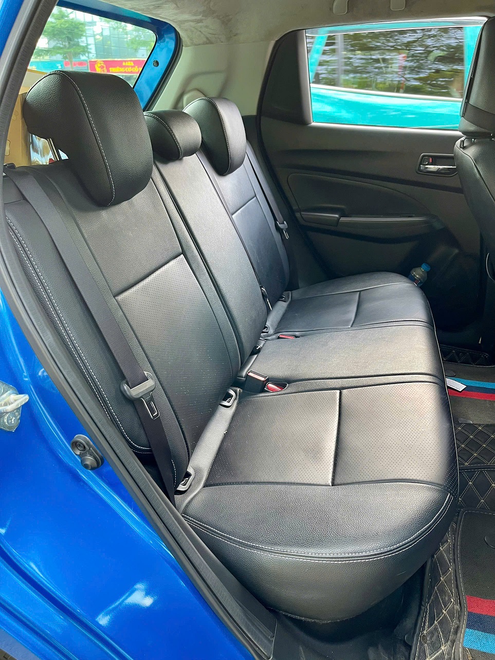 Suzuki Swift GLX xanh 1.2 AT sản xuất 2020