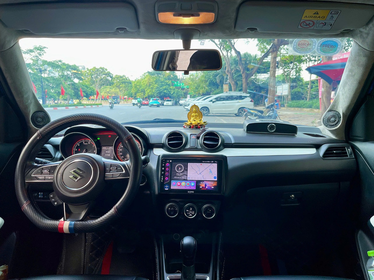 Suzuki Swift GLX xanh 1.2 AT sản xuất 2020