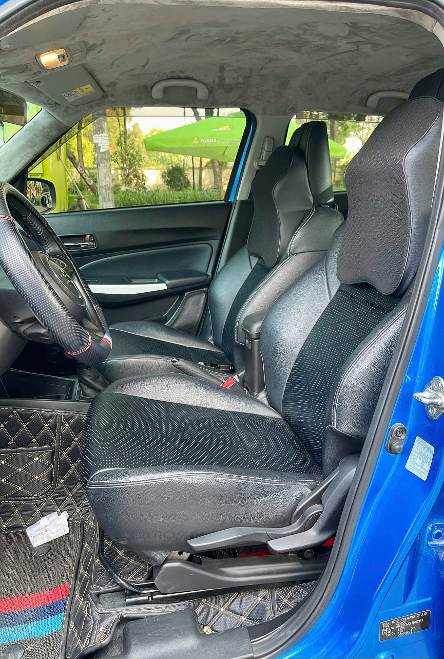 Suzuki Swift GLX xanh 1.2 AT sản xuất 2020