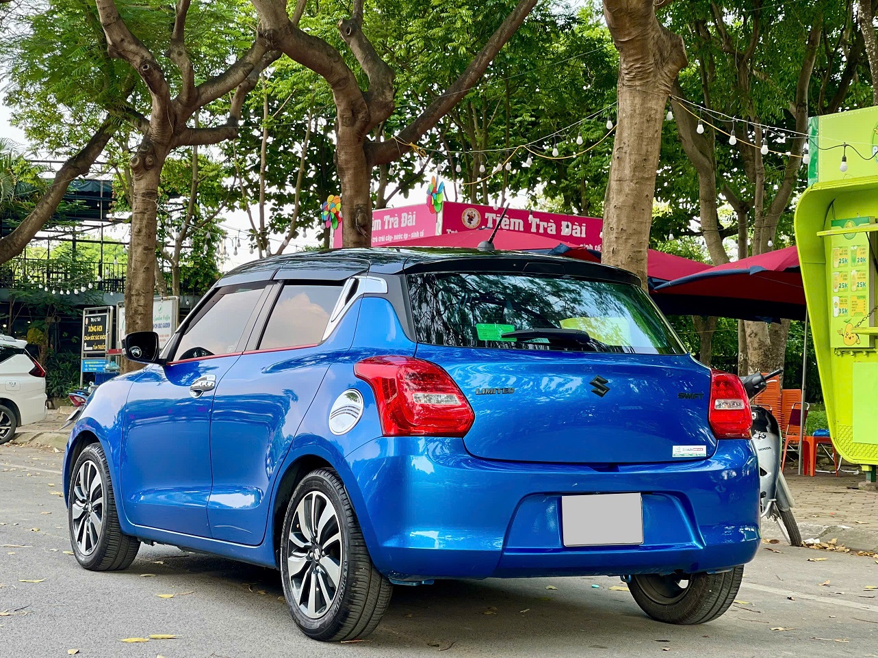 Suzuki Swift GLX xanh 1.2 AT sản xuất 2020