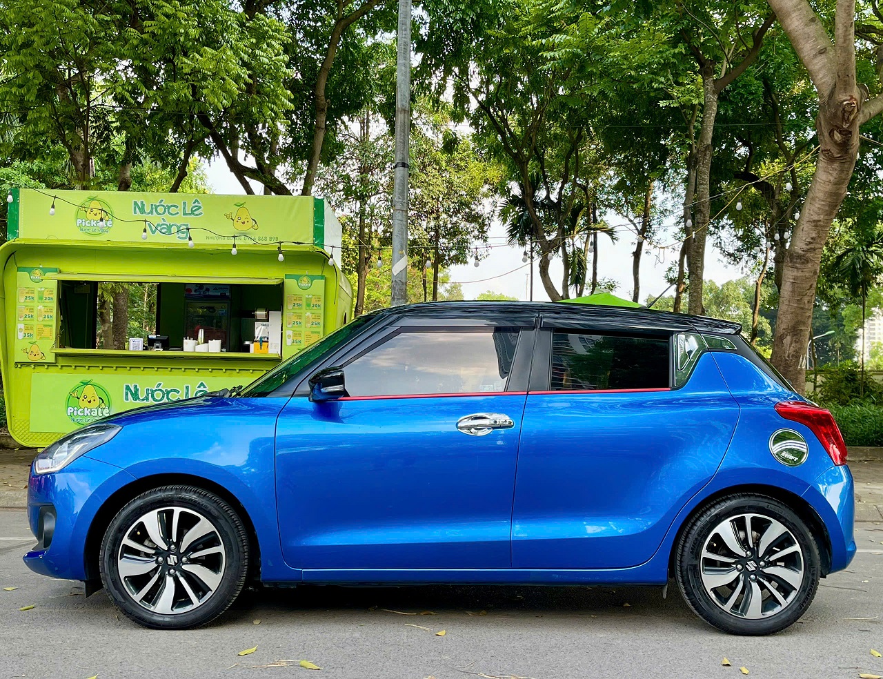 Suzuki Swift GLX xanh 1.2 AT sản xuất 2020