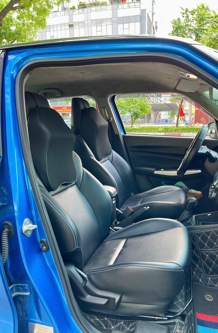 Suzuki Swift GLX xanh 1.2 AT sản xuất 2020