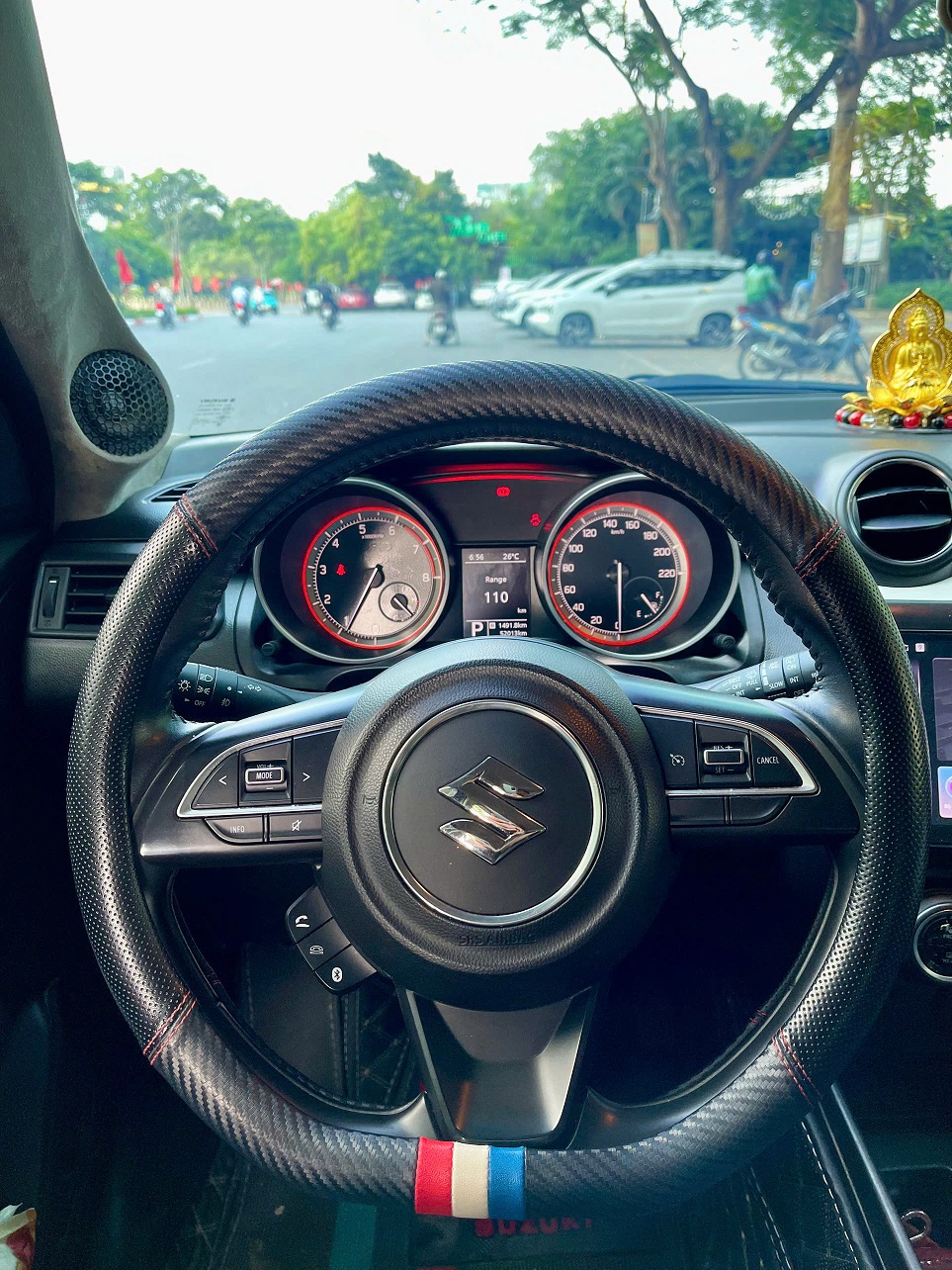 Suzuki Swift GLX xanh 1.2 AT sản xuất 2020