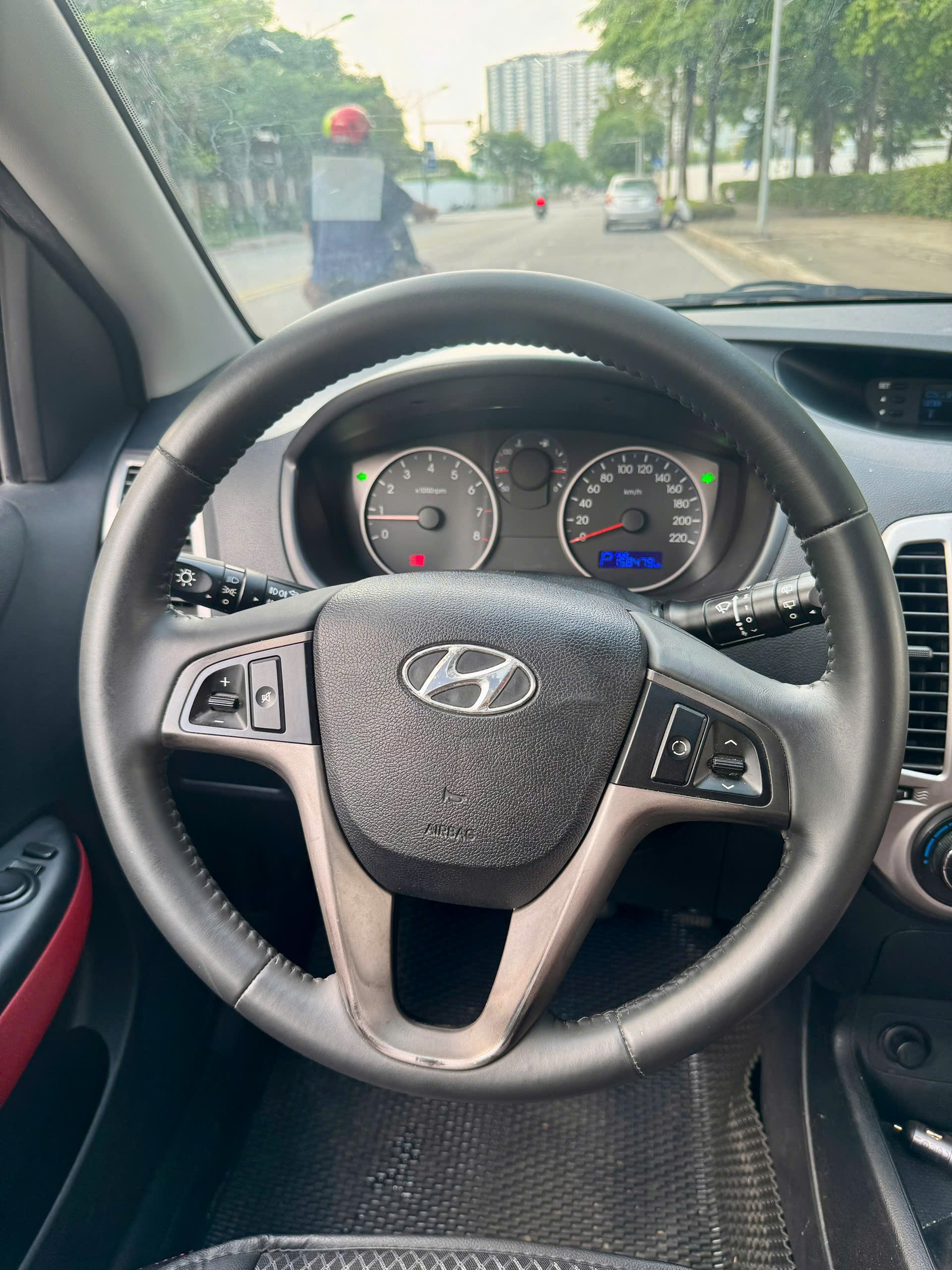 Hyundai I20 1.4AT sản xuất 2010 màu đỏ