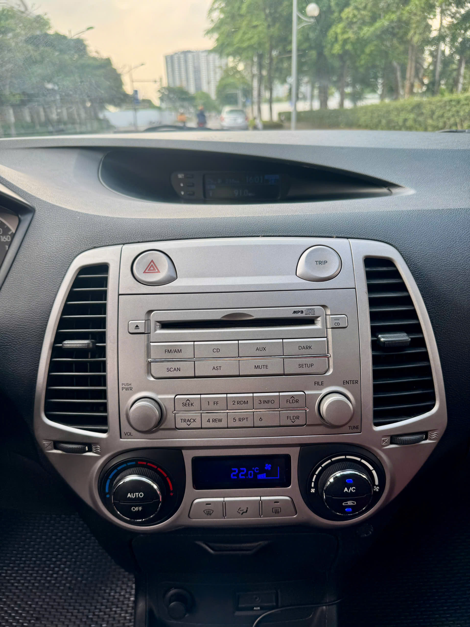 Hyundai I20 1.4AT sản xuất 2010 màu đỏ