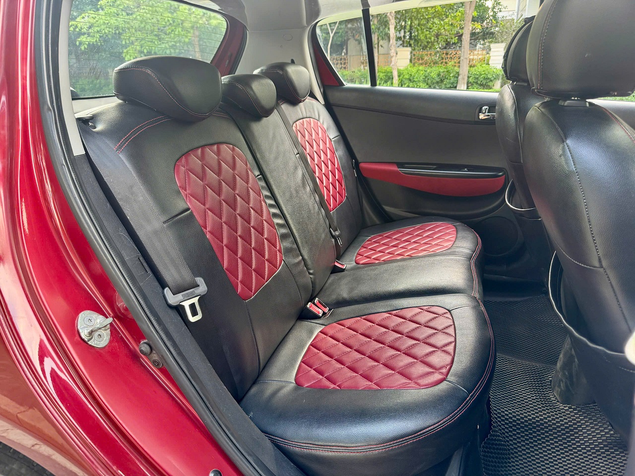 Hyundai I20 1.4AT sản xuất 2010 màu đỏ