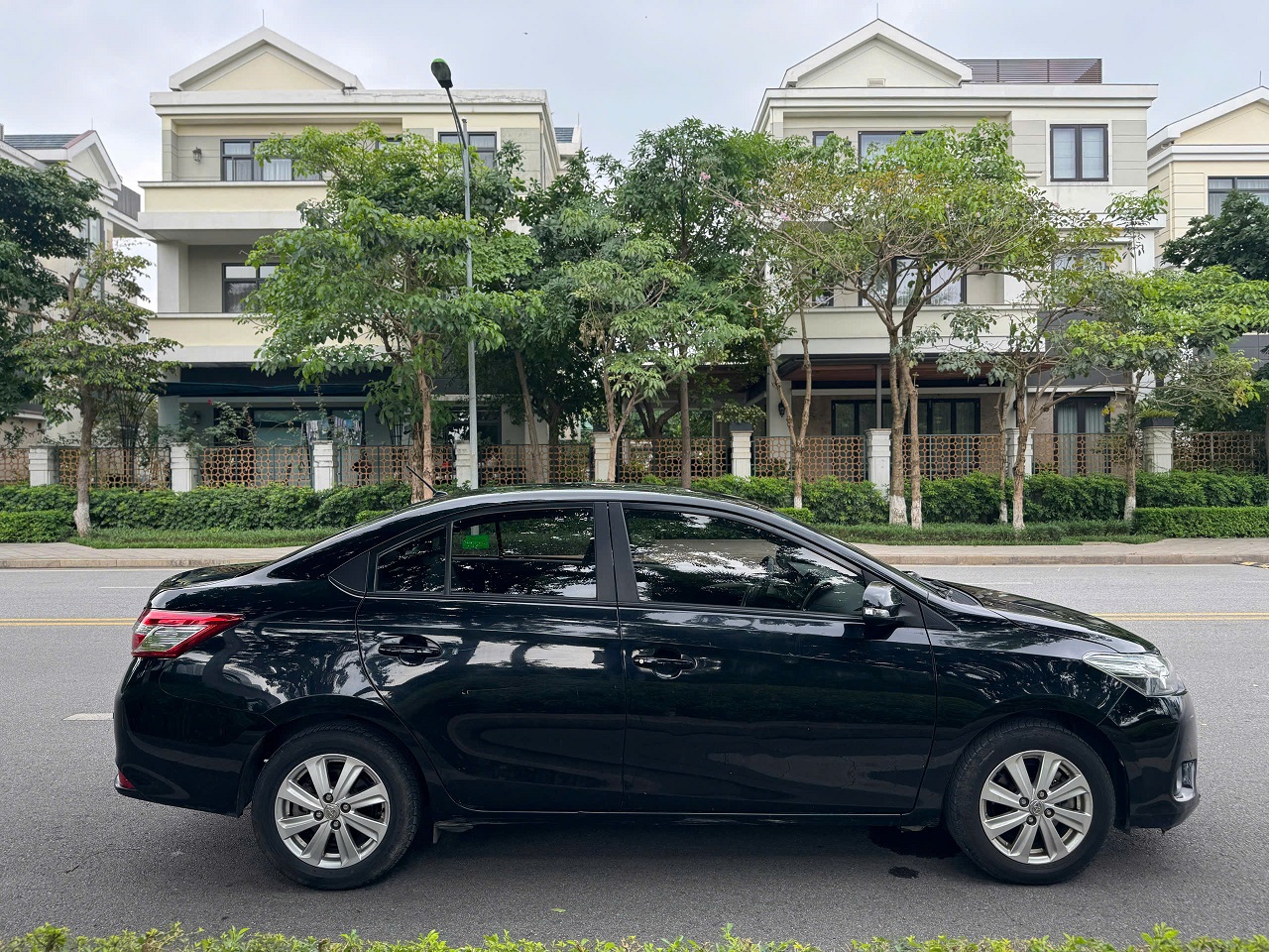 Toyota Vios G 1.5AT 2016 đen