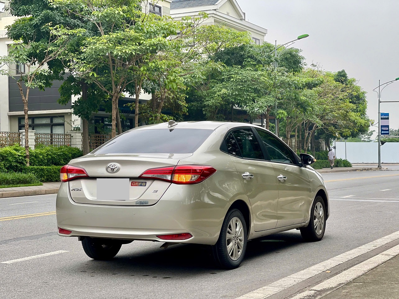 Toyota Vios 1.5G 2019 màu vàng cát