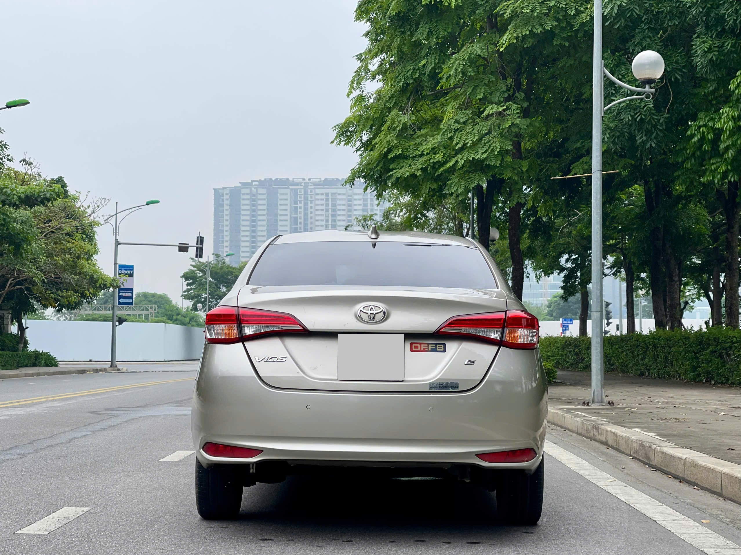 Toyota Vios 1.5G 2019 màu vàng cát