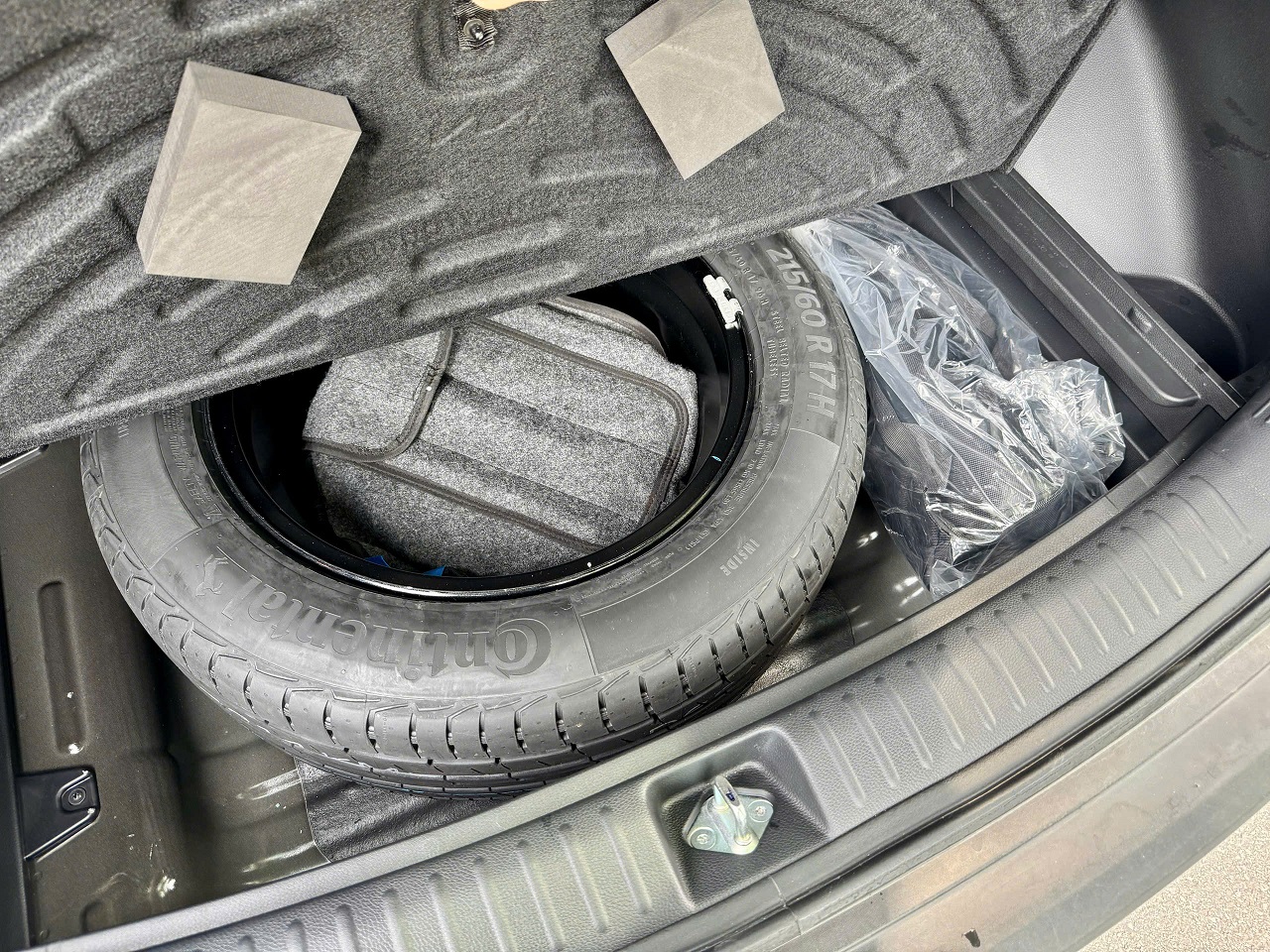 Kia Seltos 1.5AT Premium 2024 màu đen