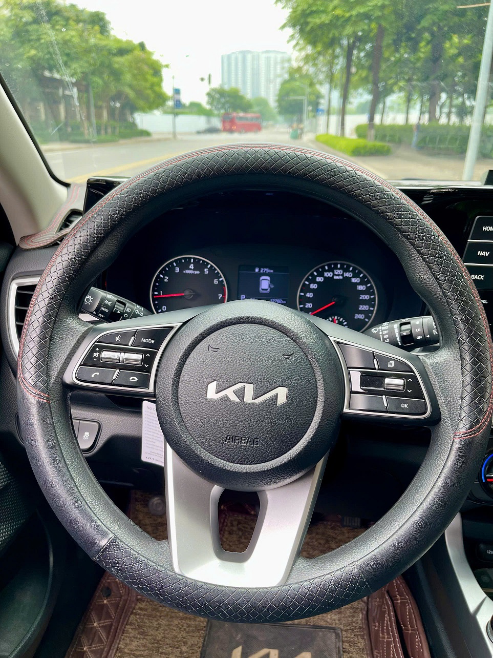 Kia Seltos 1.4AT Deluxe 2023 trắng