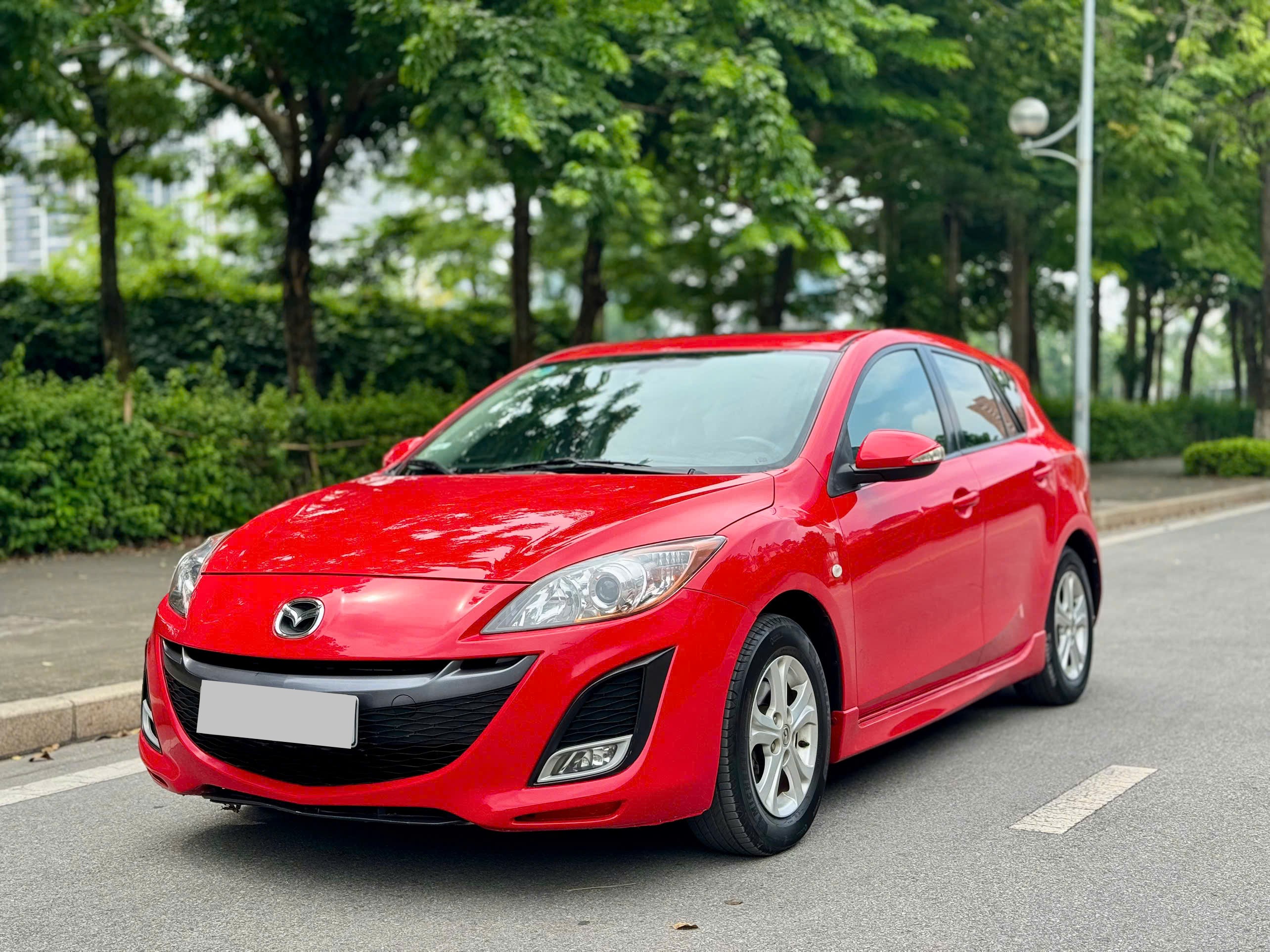 Mazda 3 1.6AT sản xuất 2010 nhập khẩu màu đỏ