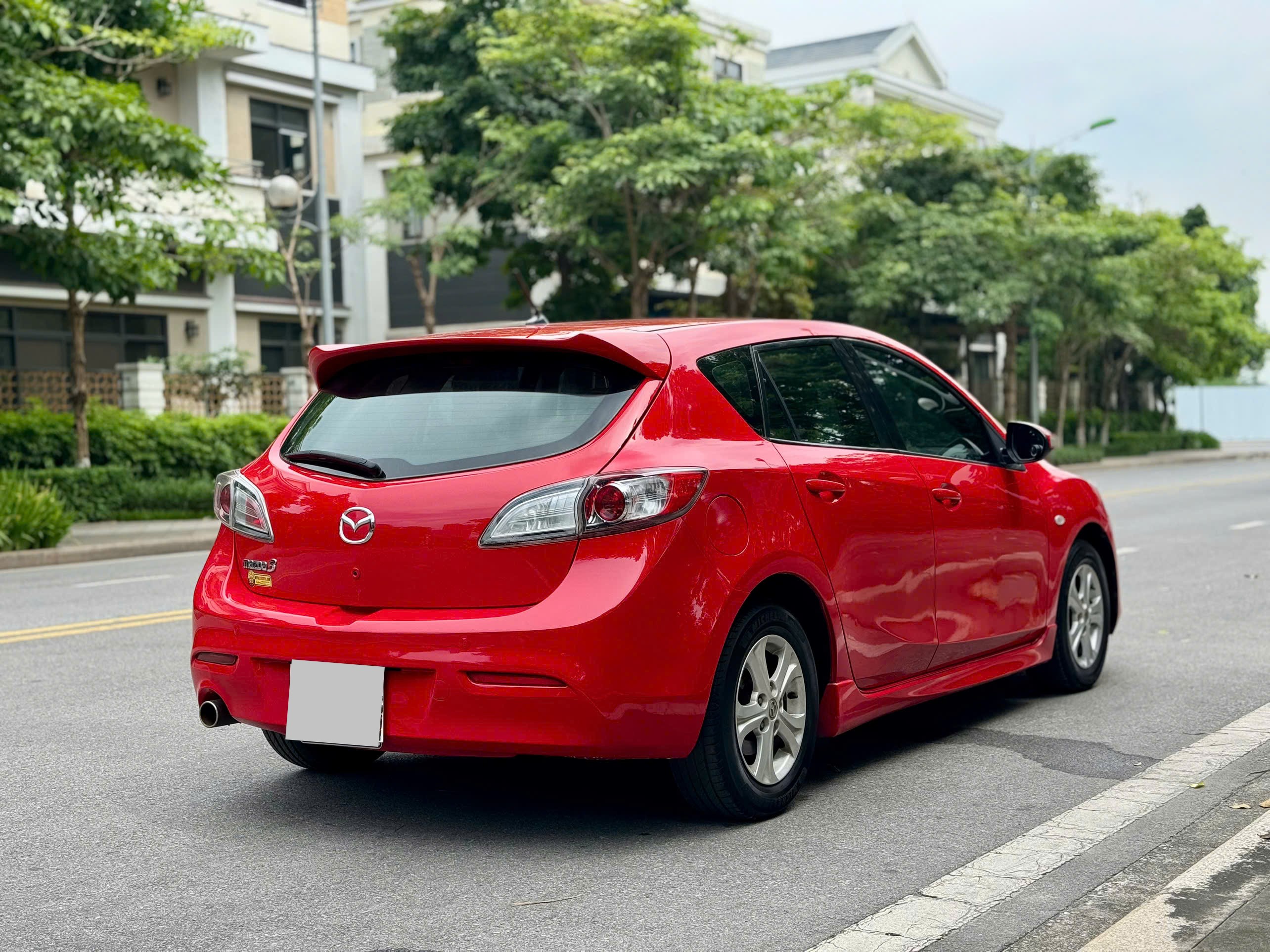 Mazda 3 1.6AT sản xuất 2010 nhập khẩu màu đỏ